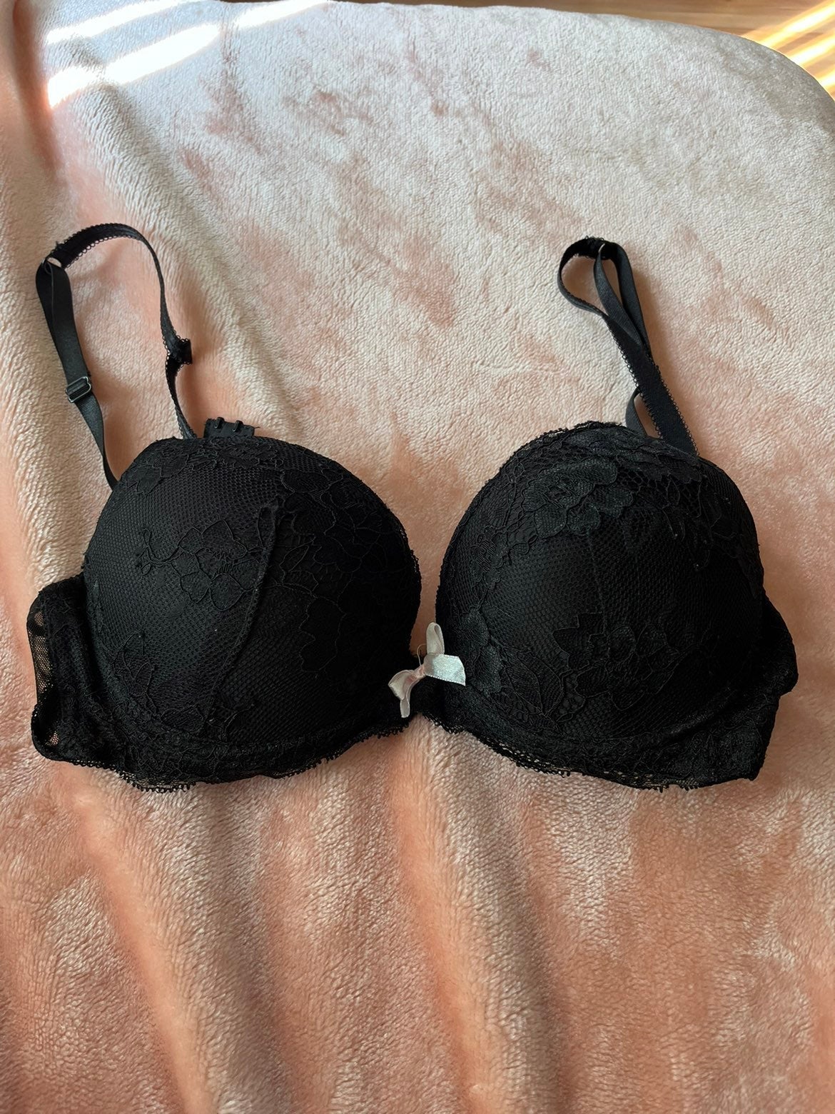 Kathy Ireland Intimates LACE 38-C PUSH UP Bra BURGUNDY & BLACK LACE New w/tags Kathy Ireland Intimates LACE 38-C PUSH UP Bra BURGUNDY & BLACK LACE New w/tags